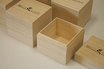 �K���X�p�˔�